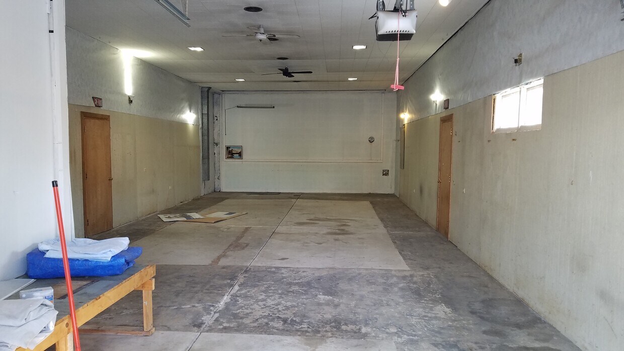 Foto principal - 114 E Poplar St