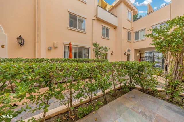 Foto del edificio - 4732 Radford Ave