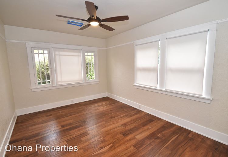 Building Photo - 421 Jacaranda Pl