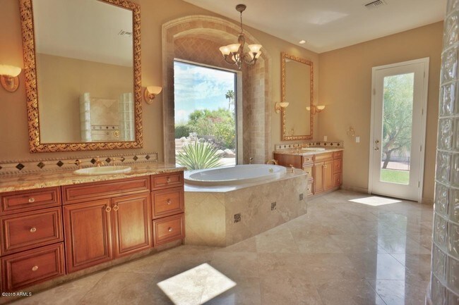 Foto del edificio - 4708 E Desert Park Pl