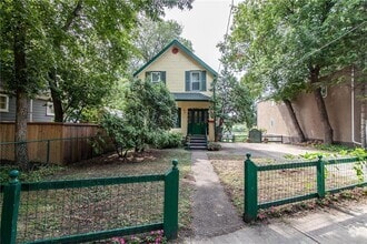 Building Photo - 1580 Wolseley Ave W