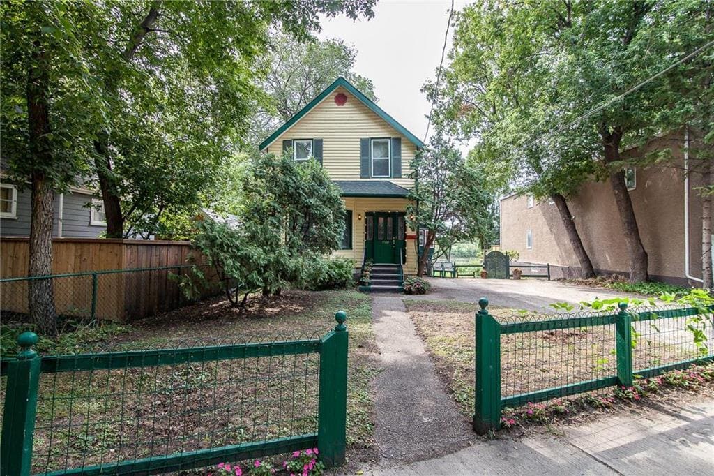Primary Photo - 1580 Wolseley Ave W