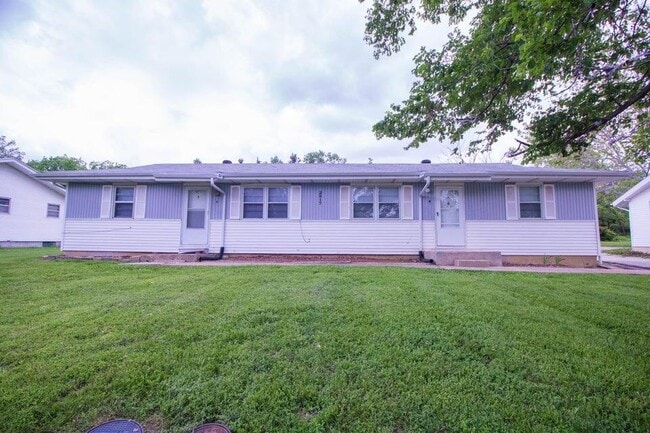Building Photo - 2817 N Willowbrook Rd