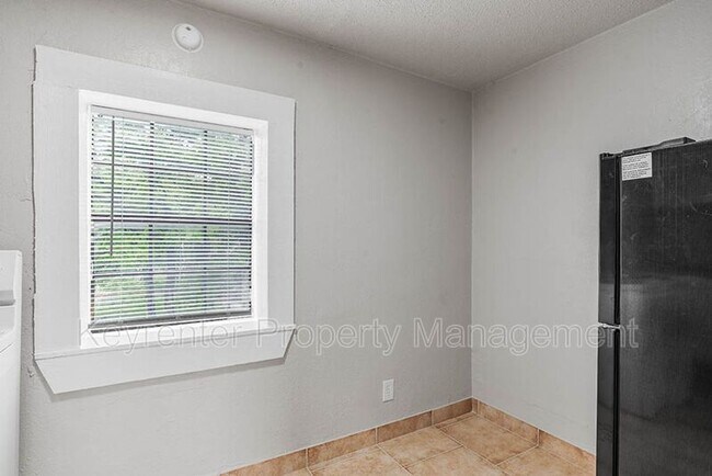 Foto del edificio - 6801 NW 13th St
