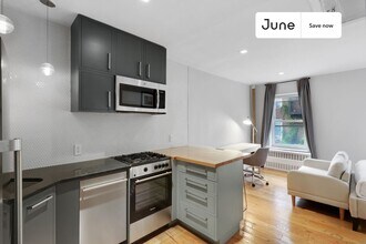 Building Photo - 491 W 22nd St