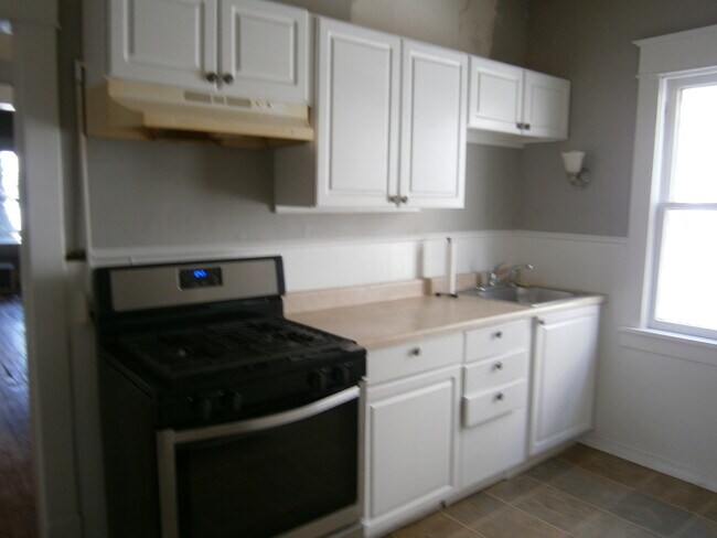 Building Photo - 55 Mineral Springs Rd