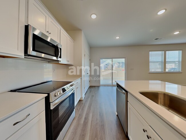 Building Photo - 6042 Rosemore Ln