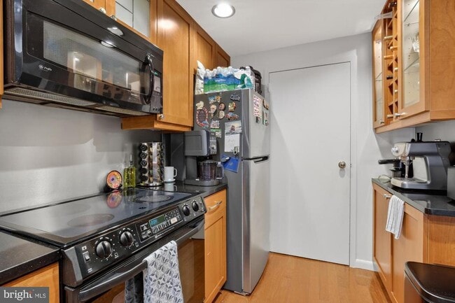 Building Photo - 825 N 29th St