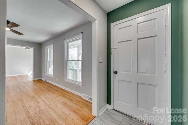 Foto del edificio - 1615 Tillman St