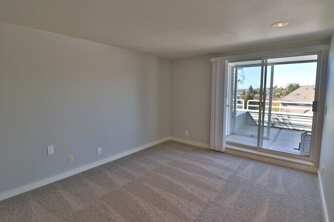Building Photo - 4557 45th Ave SW