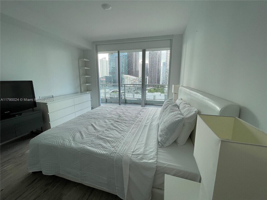 Foto principal - 92 SW 3rd St