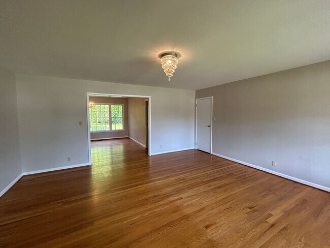 Foto del edificio - 1504 Cloverdale Rd