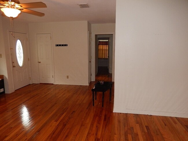 Building Photo - 307 N Dellview Dr