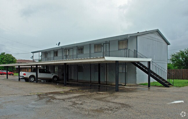 Foto del edificio - 905 N Main St