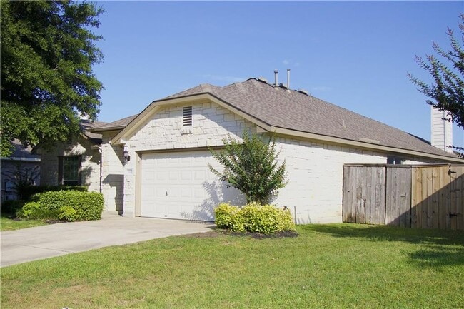 Building Photo - 333 Hidden Brook Ln