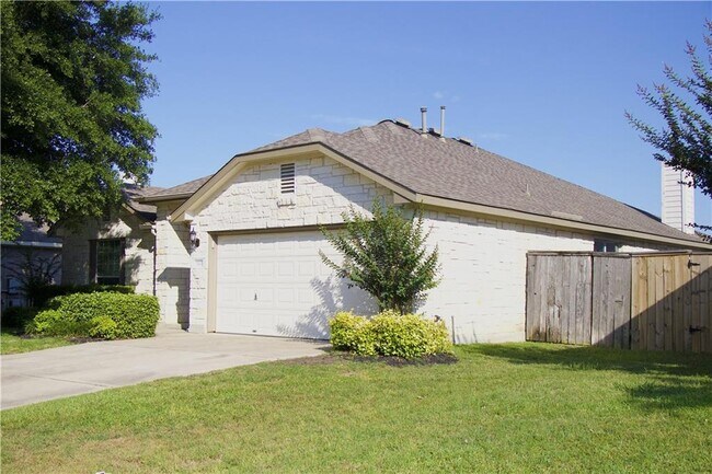 Foto del edificio - 333 Hidden Brook Ln