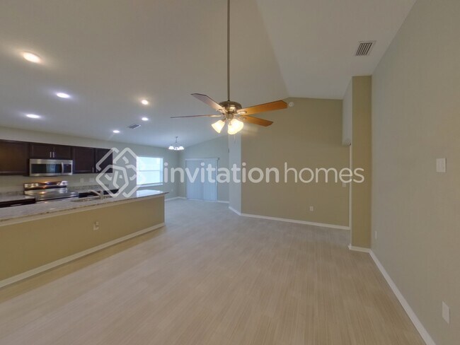 Foto del edificio - 7958 Chestnut View Dr