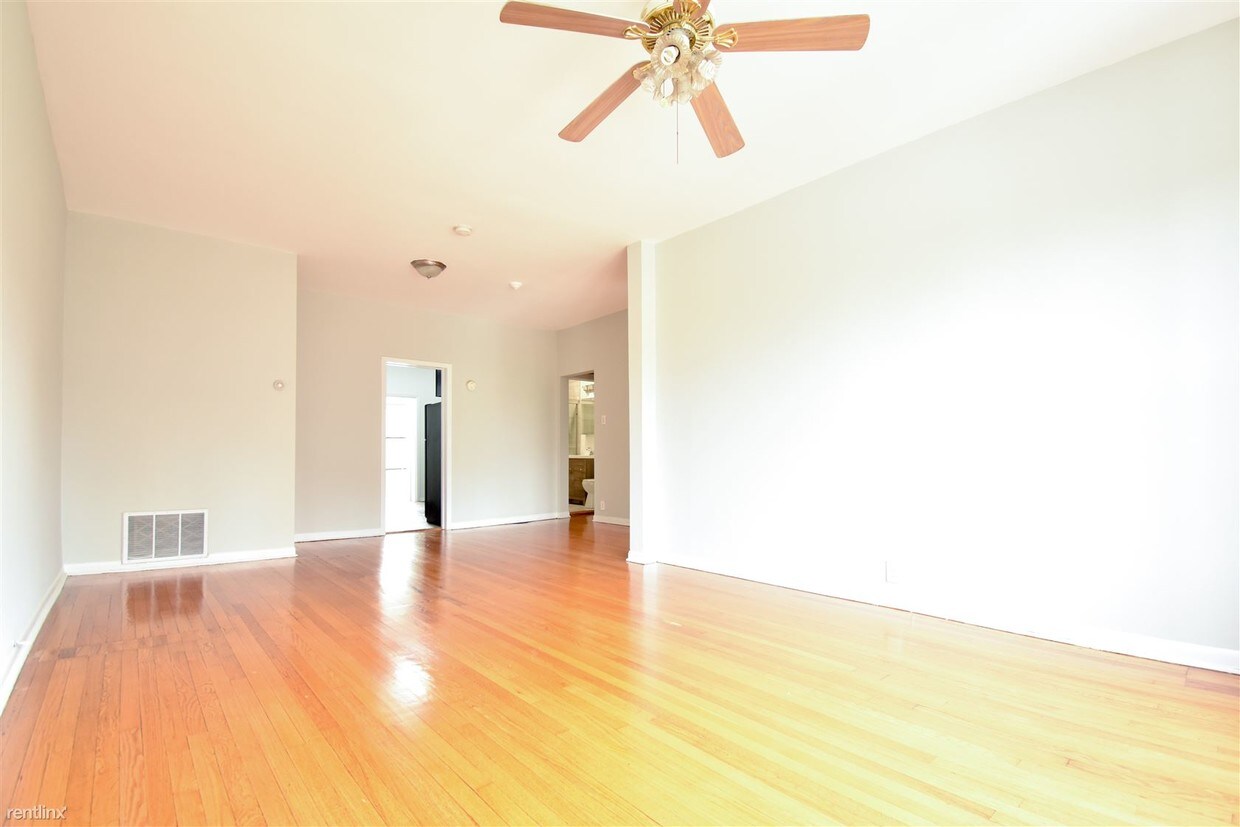 2 br, 1 bath - 3352 N Broadway 1Fc - 2 br, 1 bath  - 3352 N Broadway 1Fc