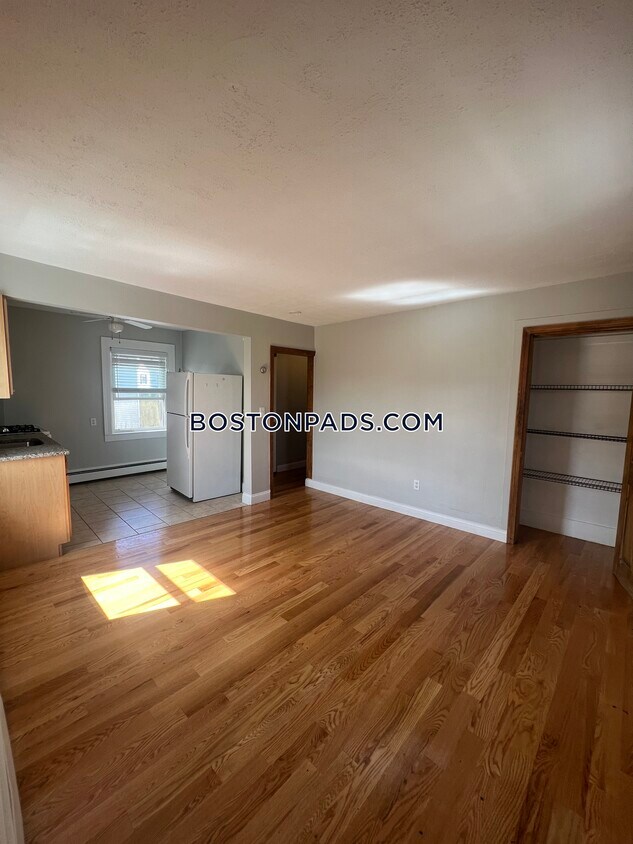 4 Border St Unit 1, Winchester, MA 01890 Apartments in Winchester, MA