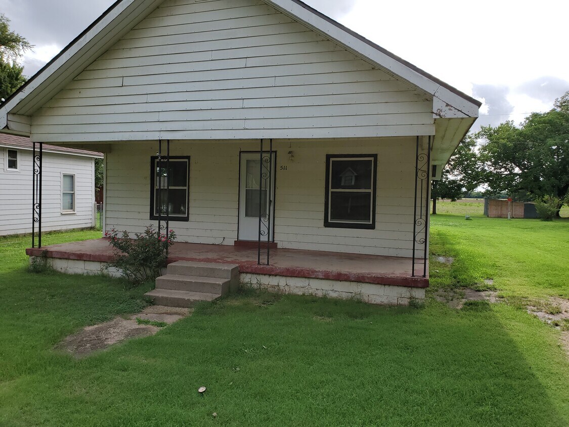 511 S Plum St, Argonia, KS 67004 House for Rent in Argonia, KS