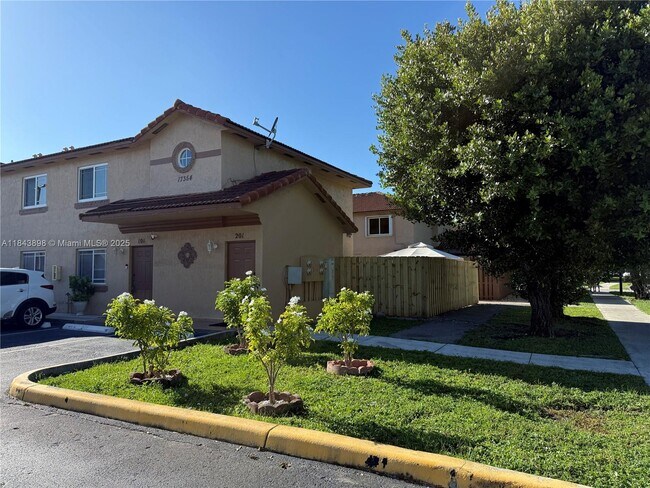 Foto del edificio - 17354 NW 74th Ave