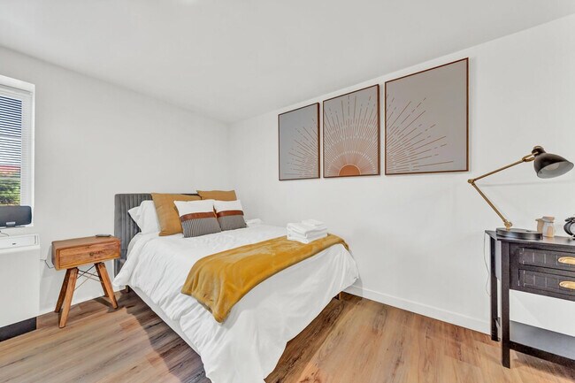 Building Photo - 640 4th St