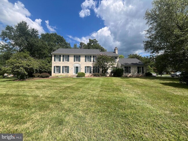 Foto del edificio - 7707 Lake Glen Dr
