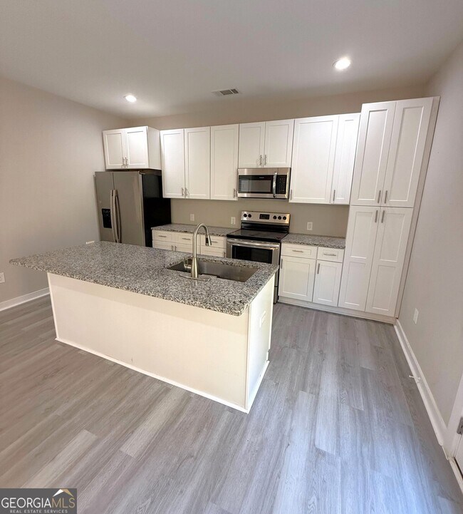 Building Photo - 152 Crest Pointe S