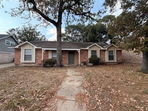 Building Photo - 13015 Shady Knoll Ln