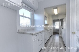 Building Photo - 814 N 78th St
