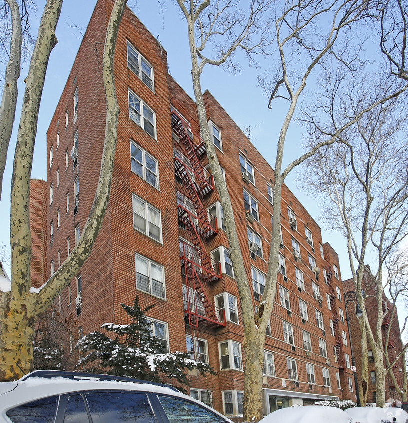 Building Photo - Stratford House