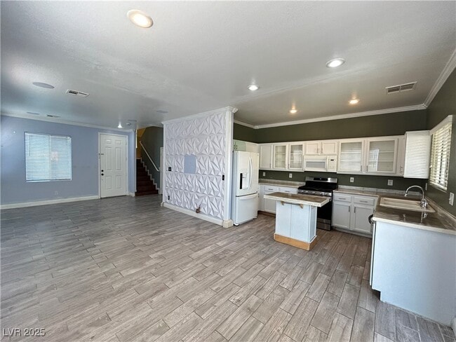 Building Photo - 5846 Lee Fairy Ct