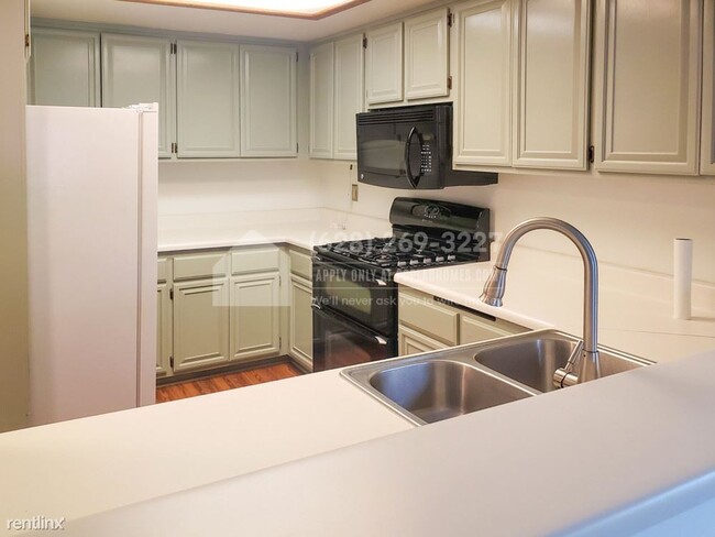 Building Photo - 2 br, 2 bath Condo - 645 Chestnut Avenue U...