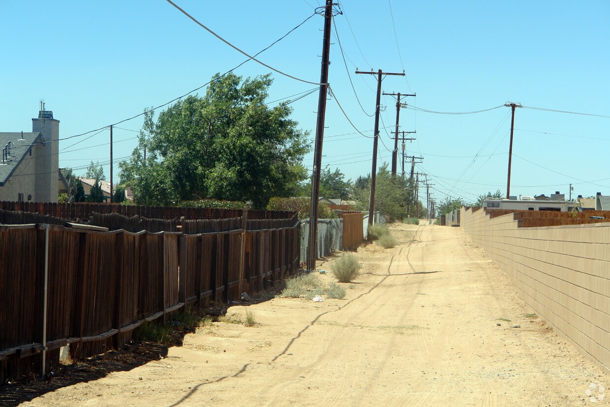 Foto del edificio - 21158 Sitting Bull Rd