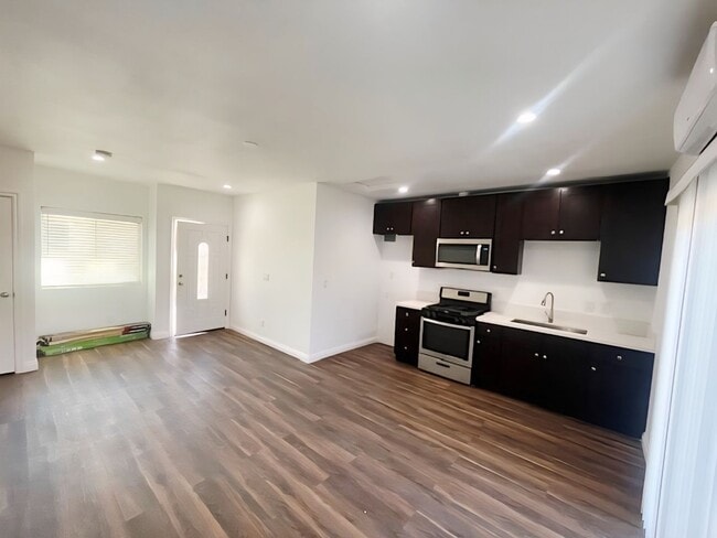 Building Photo - Circle City Dr