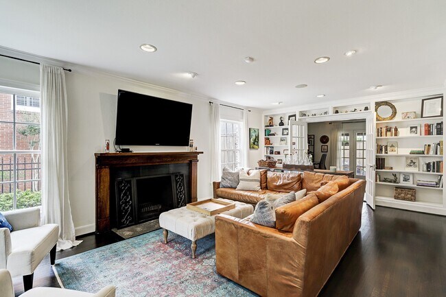 Foto del edificio - 2829 Sunset Blvd