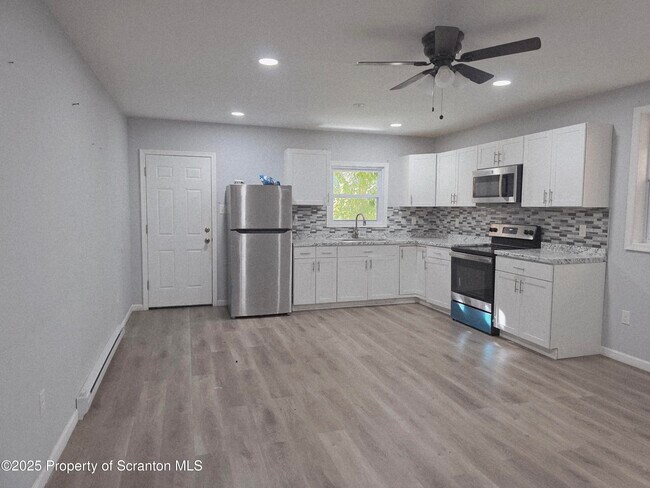Foto del edificio - 409 Pittston Ave