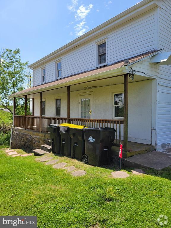 Building Photo - 2095 Hosensack Rd