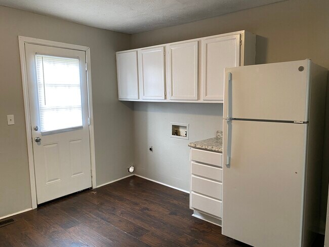 Building Photo - 25 Brianfield Dr