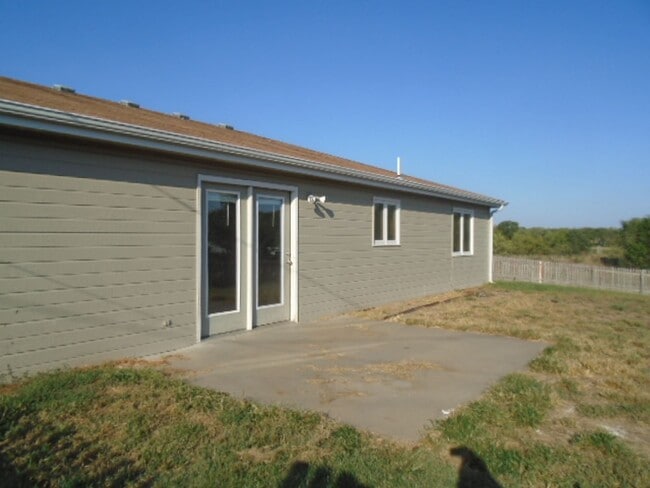Building Photo - 211 William Dr