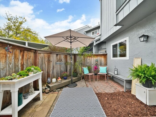 Building Photo - 2bd/1.5 Bathrooms - Sonoma Racquet Club - ...