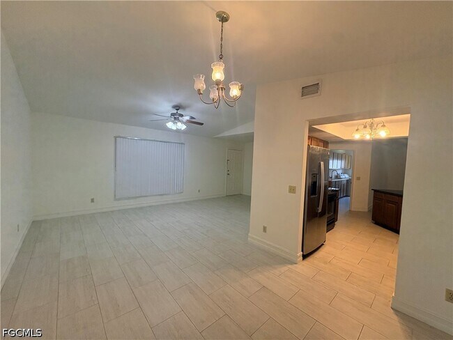 Building Photo - 5113 Chiquita Blvd S