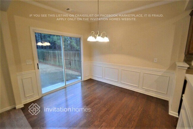 Foto del edificio - 915 Tamarisk Pl