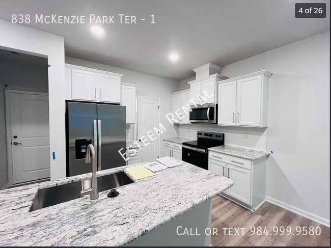 Building Photo - 838 McKenzie Pk Ter