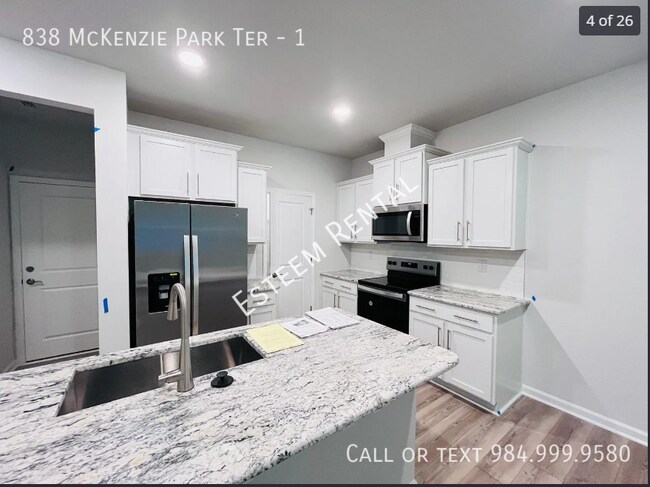 Foto del edificio - 838 McKenzie Pk Ter