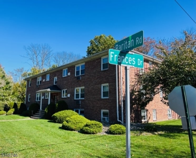 Primary Photo - 805 Raritan Rd