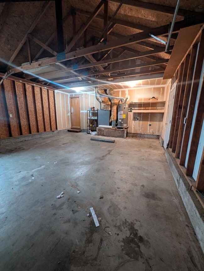 Building Photo - 1060a Coach Way