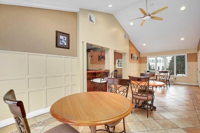 Foto del edificio - 651 Brookside Dr