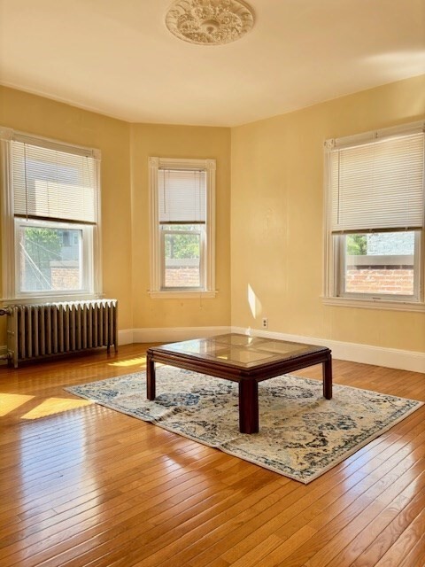 Foto del edificio - 46 Aspinwall Ave