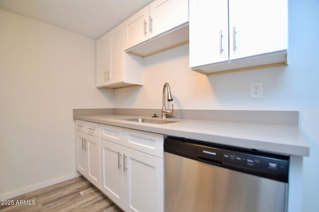 Foto del edificio - 44 E Roanoke Ave